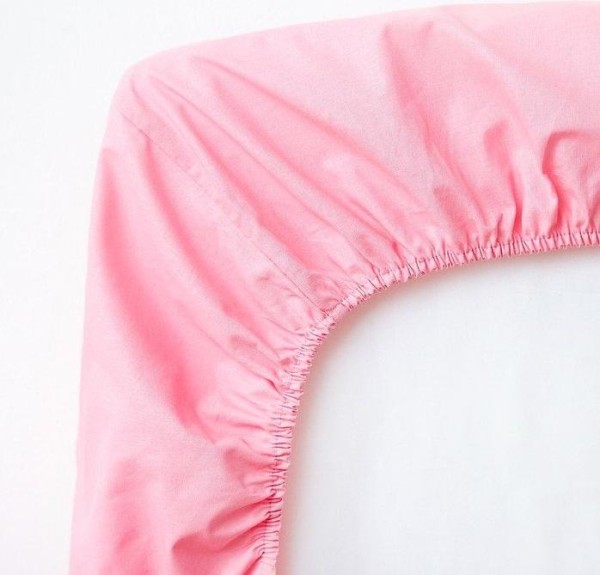 Простыня на резинке Этель 160х200х25 см, «Клубника»